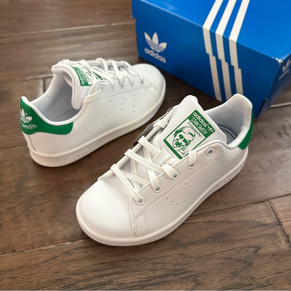 Adidas Stan Smith white sneakers for Little Kid size 11